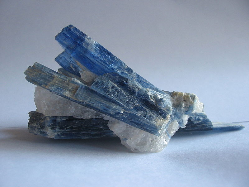 kuanos mineral